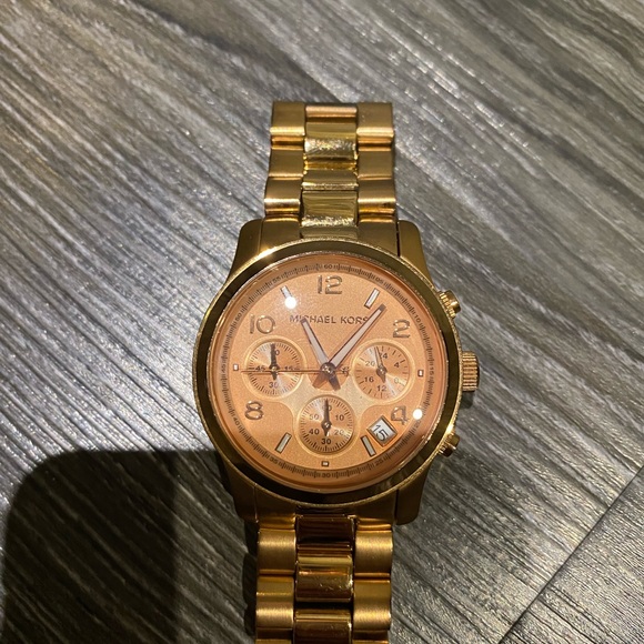 Rose gold Michael Kors women’s watch. - Picture 2 of 3